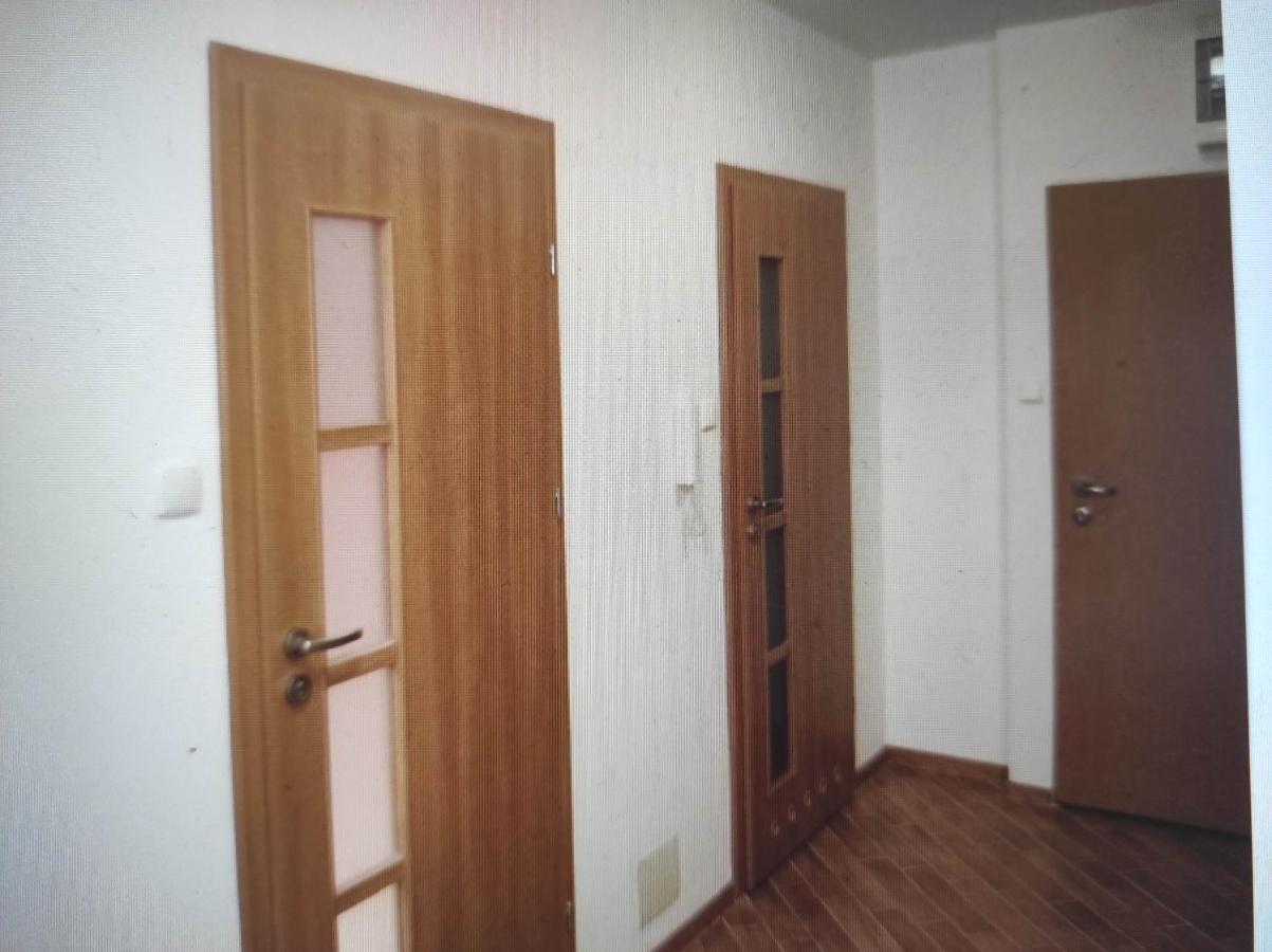 Nice Room With 2 Shared Bathrooms ,Wc , 2Km To Old Town -100M From Metro Szwedzka Warszawa Exteriör bild