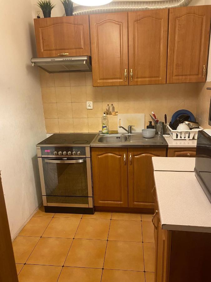 Nice Room With 2 Shared Bathrooms ,Wc , 2Km To Old Town -100M From Metro Szwedzka Warszawa Exteriör bild